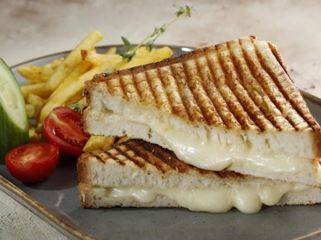 Çift Kaşarlı Tost